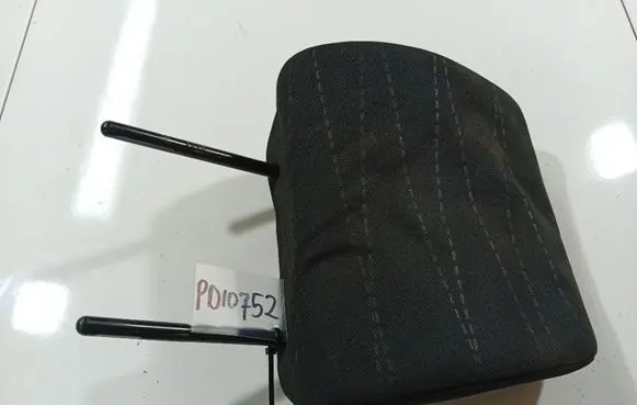 Toyota Yaris Front seat headrest 