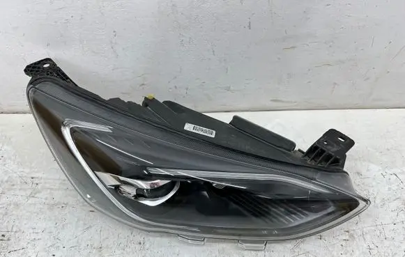 Ford Focus Headlight/headlamp JX7B13E016AJ 175PL9283