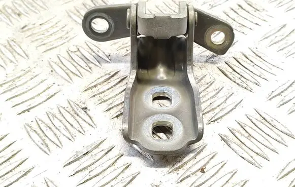 Opel Astra K Front door upper hinge