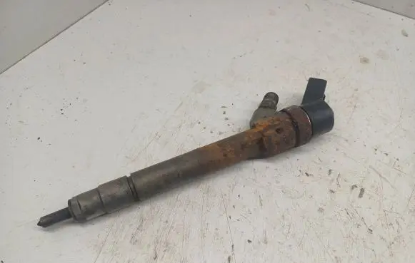 Mercedes-Benz A W168 Fuel injector 0445110015 6680700287