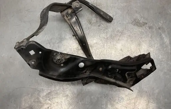 Mercedes-Benz E W212 Headlight/headlamp mounting bracket A2126200191