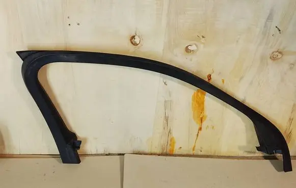 Volvo XC40 Front door trim bar 31455061