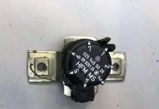 Mercedes-Benz E W124 Sensor 09925125 0255455028