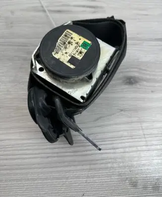 Land Rover Discovery 3 - LR3 Front seatbelt 601119000