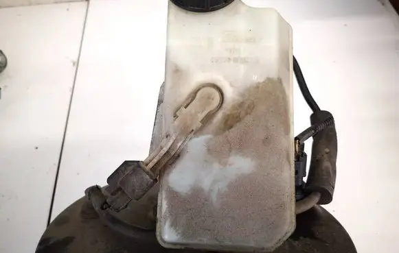 Volvo V50 Brake fluid reservoir 03350886551