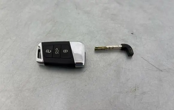Volkswagen PASSAT B8 Ignition key/card 3G0959752AL