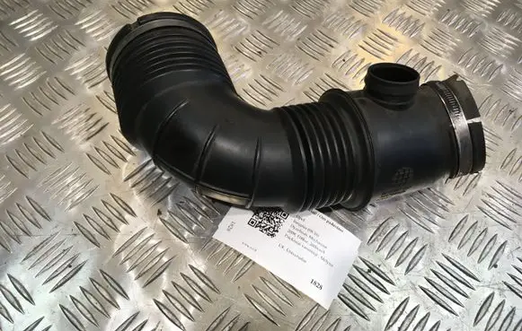 Opel Insignia A Air intake hose/pipe 55561787 329788454