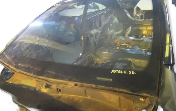 Opel Astra H Front windscreen/windshield window 