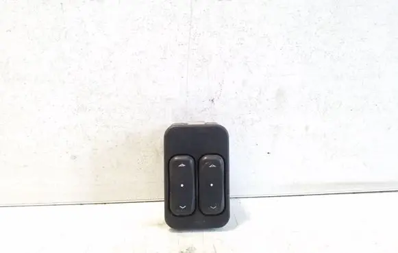 Opel Zafira A Electric window control switch 90561088