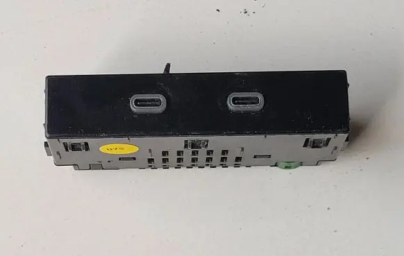 Skoda Kamiq USB socket connector 657035736 280819 19SK0FC2