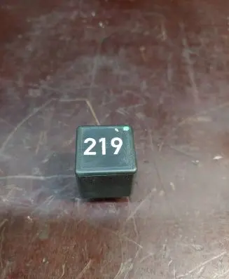 Volkswagen PASSAT B5 Other relay 443951253AA 899574000