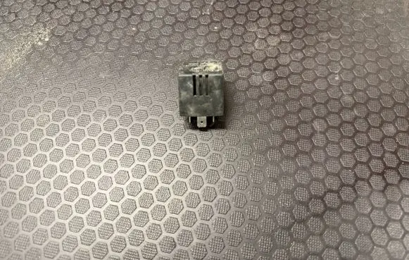 Nissan X-Trail T31 Other relay D52249 4006