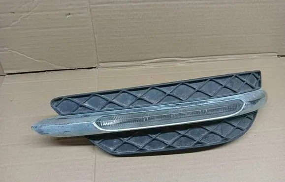 Mercedes-Benz C W204 Front fog light trim/grill 
