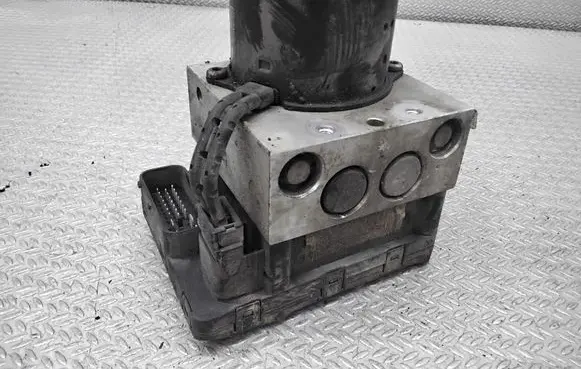 Volkswagen Sharan ABS Pump 1J0907378P 7M3614111H