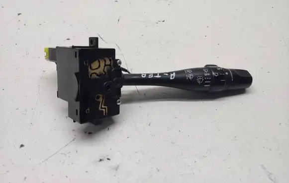 Nissan Terrano Wiper control stalk 36940 M152285 257SA54394781E