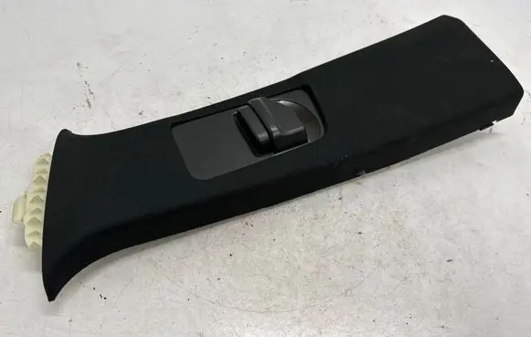 Mercedes-Benz ML W166 (B) pillar trim (top) A1666904525