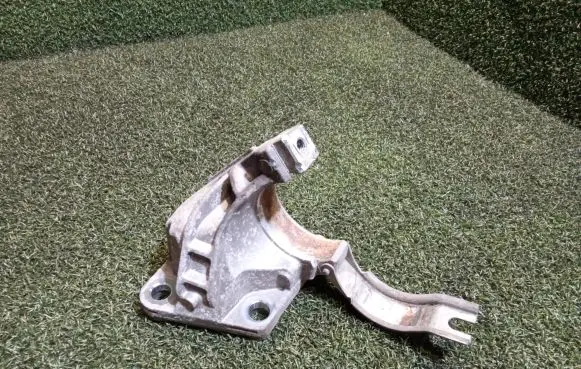 Renault Master III Driveshaft support bearing bracket 397748146R