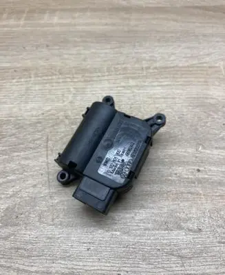 Audi A4 S4 B6 8E 8H Air flap motor/actuator 8E1820511A 0132801300