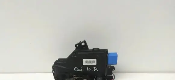 Skoda Octavia Mk2 (1Z) Front door lock 3D1837016AC M345