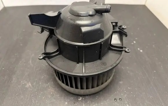 Volvo XC70 Heater fan/blower 86577