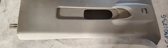 Jeep Commander Front arch trim 240KW