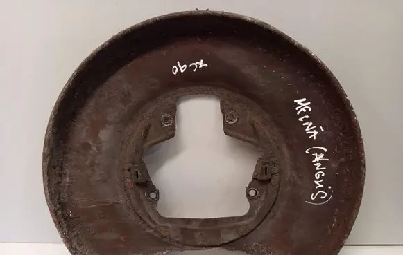 Volvo XC90 Rear brake disc plate dust cover 