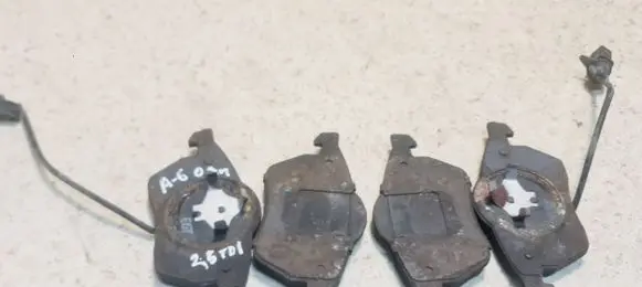Audi A6 S6 C5 4B Brake pads (front) 