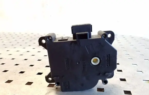 Subaru Outback Air flap motor/actuator 1138002350