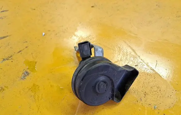 Mercedes-Benz E W212 Horn signal 0024082012