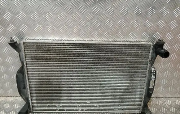 Audi A4 S4 B7 8E 8H Coolant radiator 8E0121251A