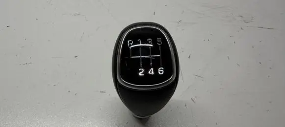 Hyundai i20 (BC3 BI3) Gear lever shifter trim leather/knob 