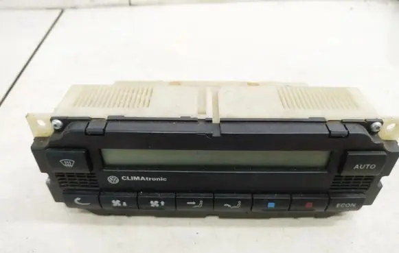 Volkswagen PASSAT B5 Climate control unit 3b1907044a 5hb007617-02