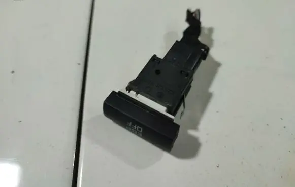 Skoda Octavia Mk2 (1Z) ESP (stability program) switch 1Z0927134C