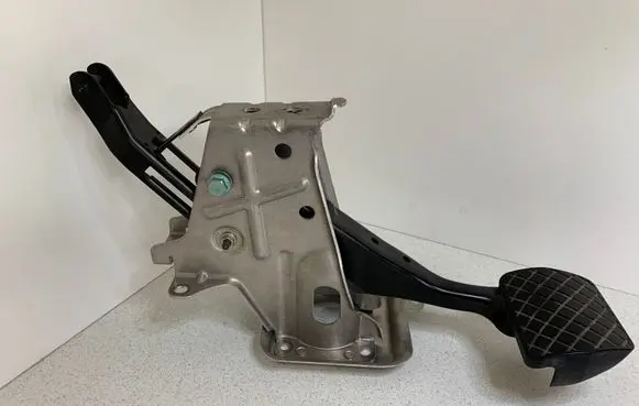 Volkswagen Touran I Brake pedal 1T1723143E 1T1723057P