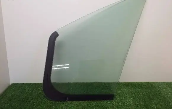 Opel Vivaro Rear vent window glass M23100 43R011057