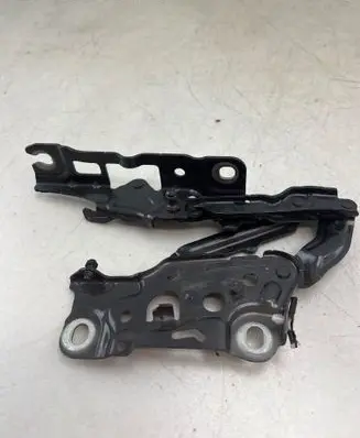 BMW 5 G30 G31 Engine bonnet/hood hinges 7347408 13988610