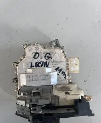Seat Leon (1P) Rear door lock 1P0839016E 3121104S