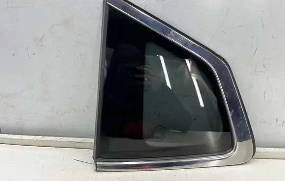 Nissan X-Trail T32 Rear side window 