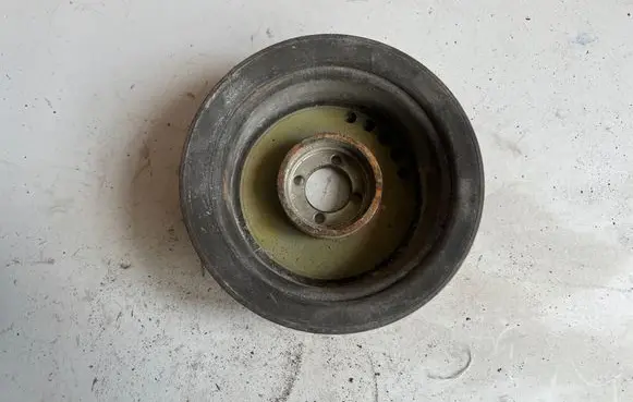 Mercedes-Benz W123 Water pump pulley 1022000505