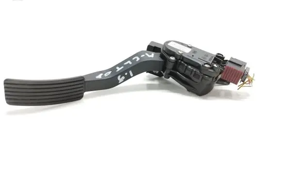 Mitsubishi Colt CZ3 Accelerator throttle pedal A4543000304 MN125792 6PV00886600