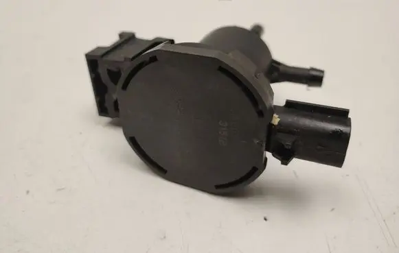 Mercedes-Benz ML W166 Valve A0014760532