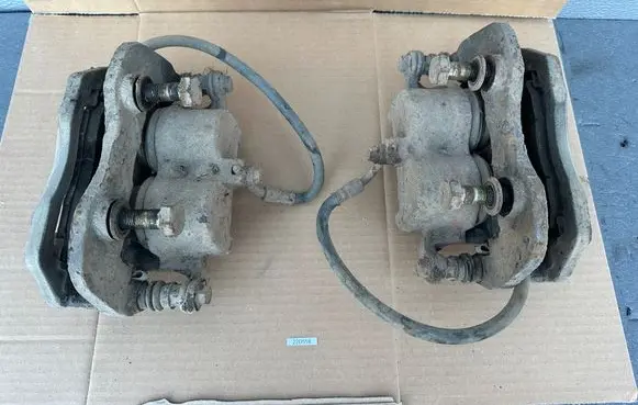 Nissan King Cab, Navara Front brake caliper 41001VK100 41011VK100