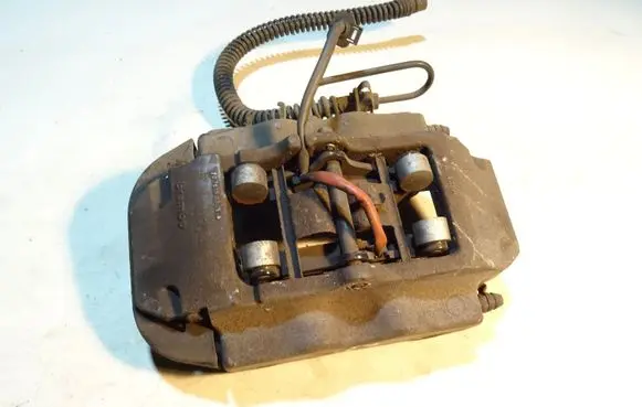 Audi Q7 4L Rear brake caliper 207673033A