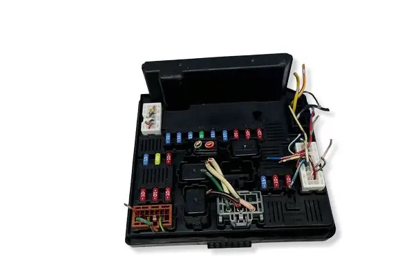 Nissan Qashqai Fuse module 284B7JD00B