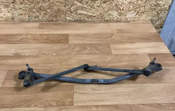 Ford Mondeo Mk III Front wiper linkage 