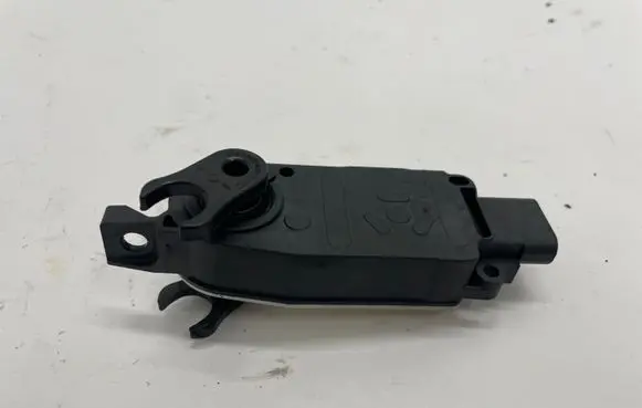 Mercedes-Benz GLA H247 Radiator active air flap actuator 5878R1000