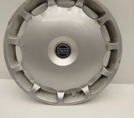 Volvo V70 R16 wheel hub/cap/trim 30645367