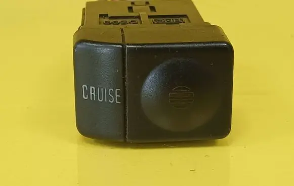 Hyundai Sonata Cruise control switch 9377033100