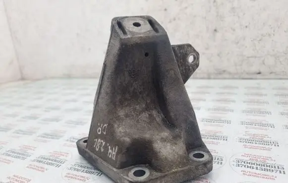 Audi A4 S4 B5 8D Engine mounting bracket 8D0199308D