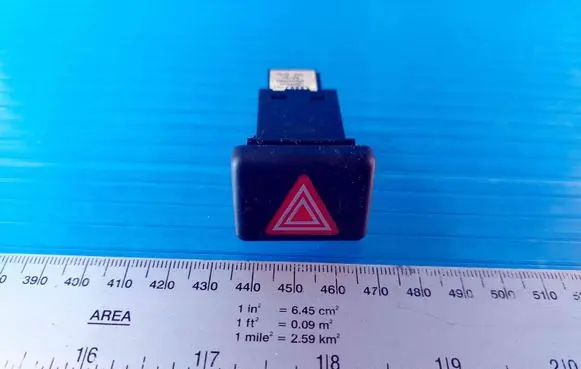 Audi A4 S4 B7 8E 8H Hazard light switch 8E0941509